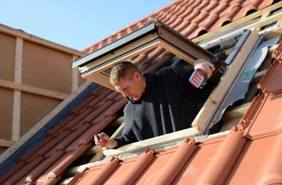 Pose de fenêtres de toit Velux à Lavercantière